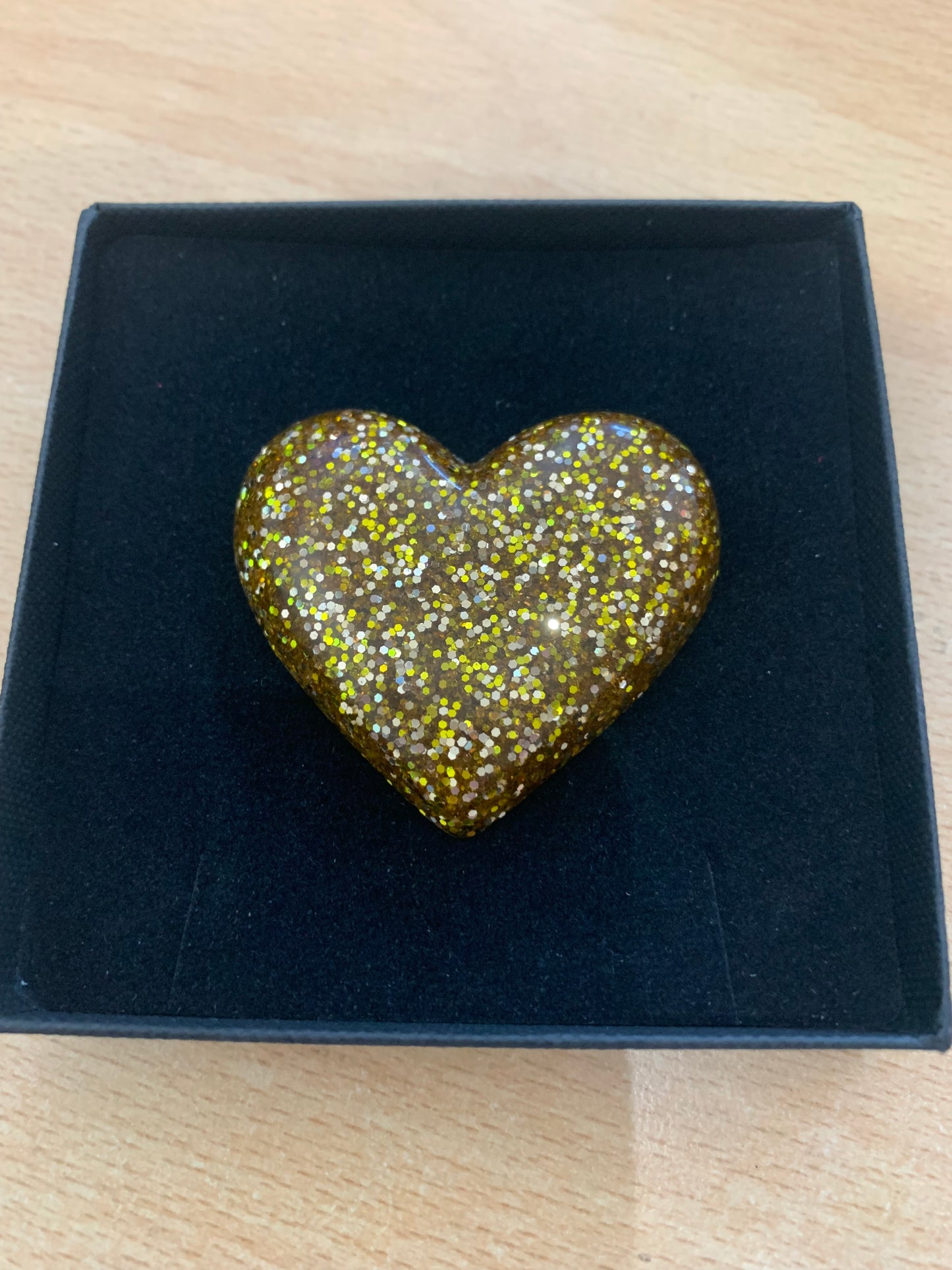 Pocket Hug - Resin Art