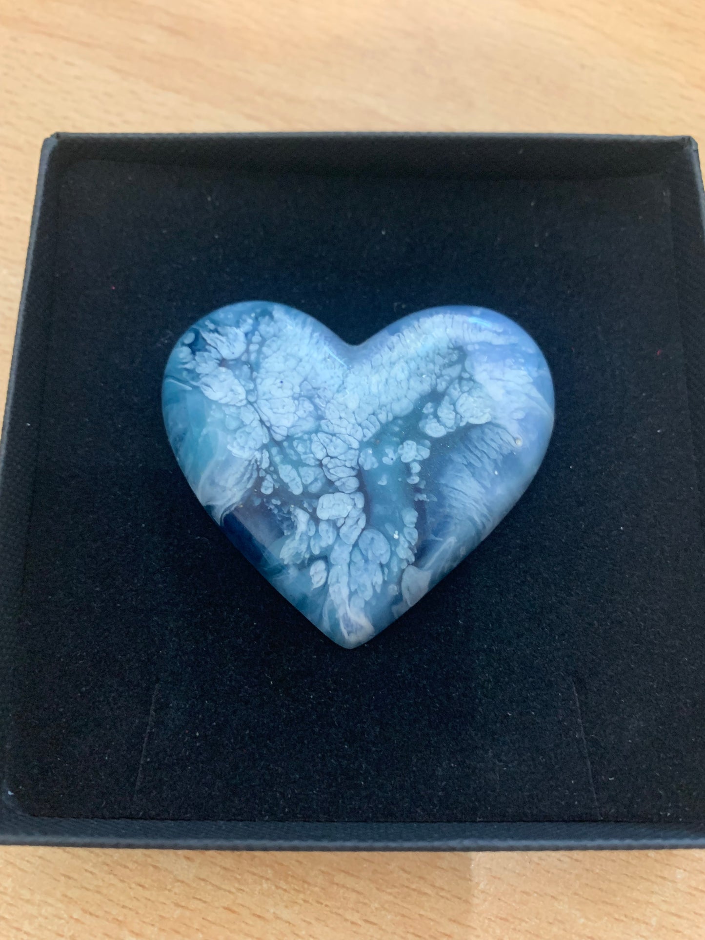 Pocket Hug - Resin Art