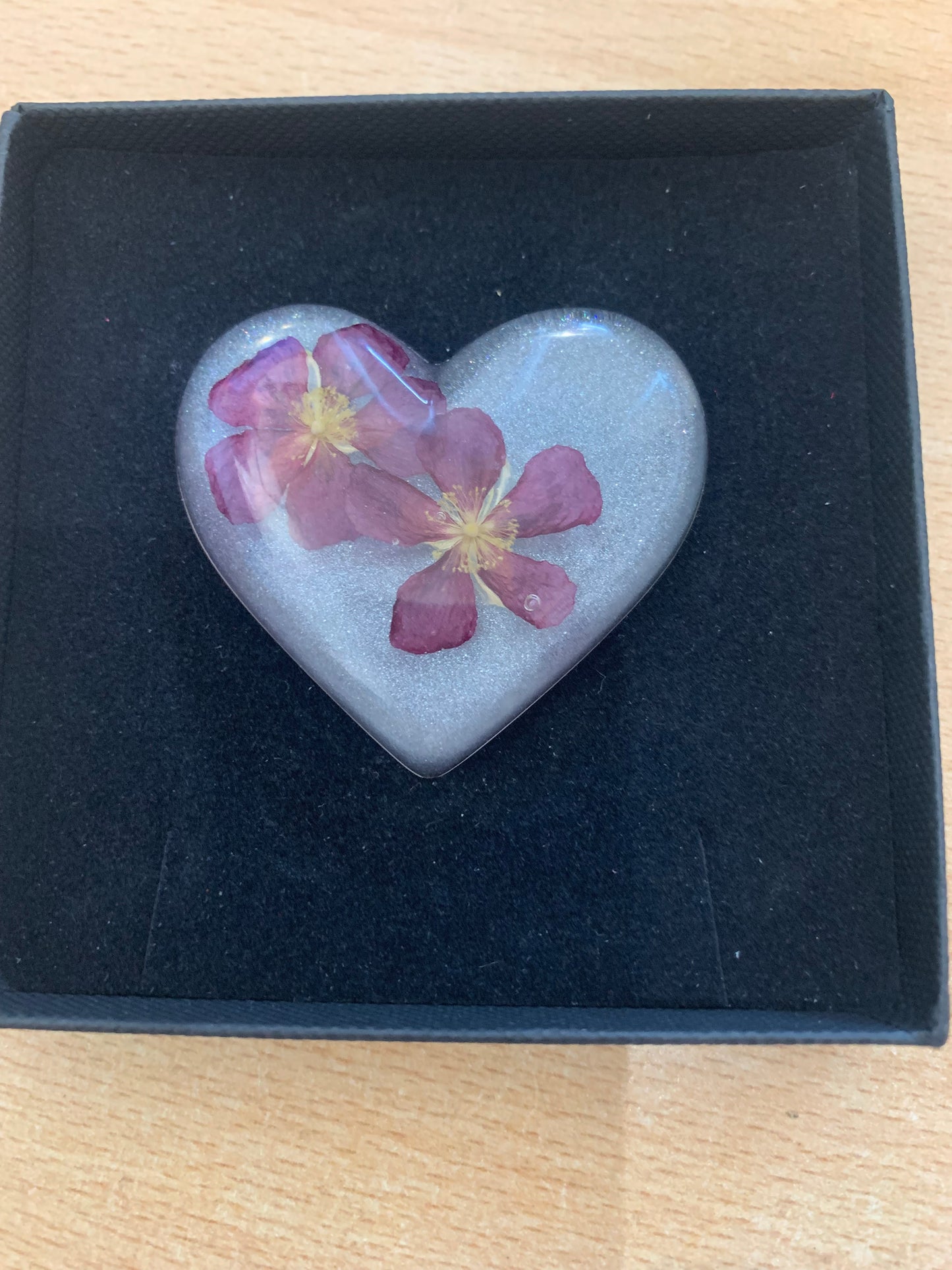 Pocket Hug - Resin Art