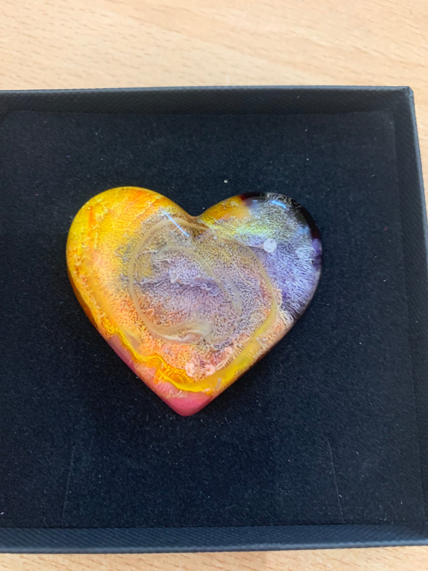 Pocket Hug - Resin Art