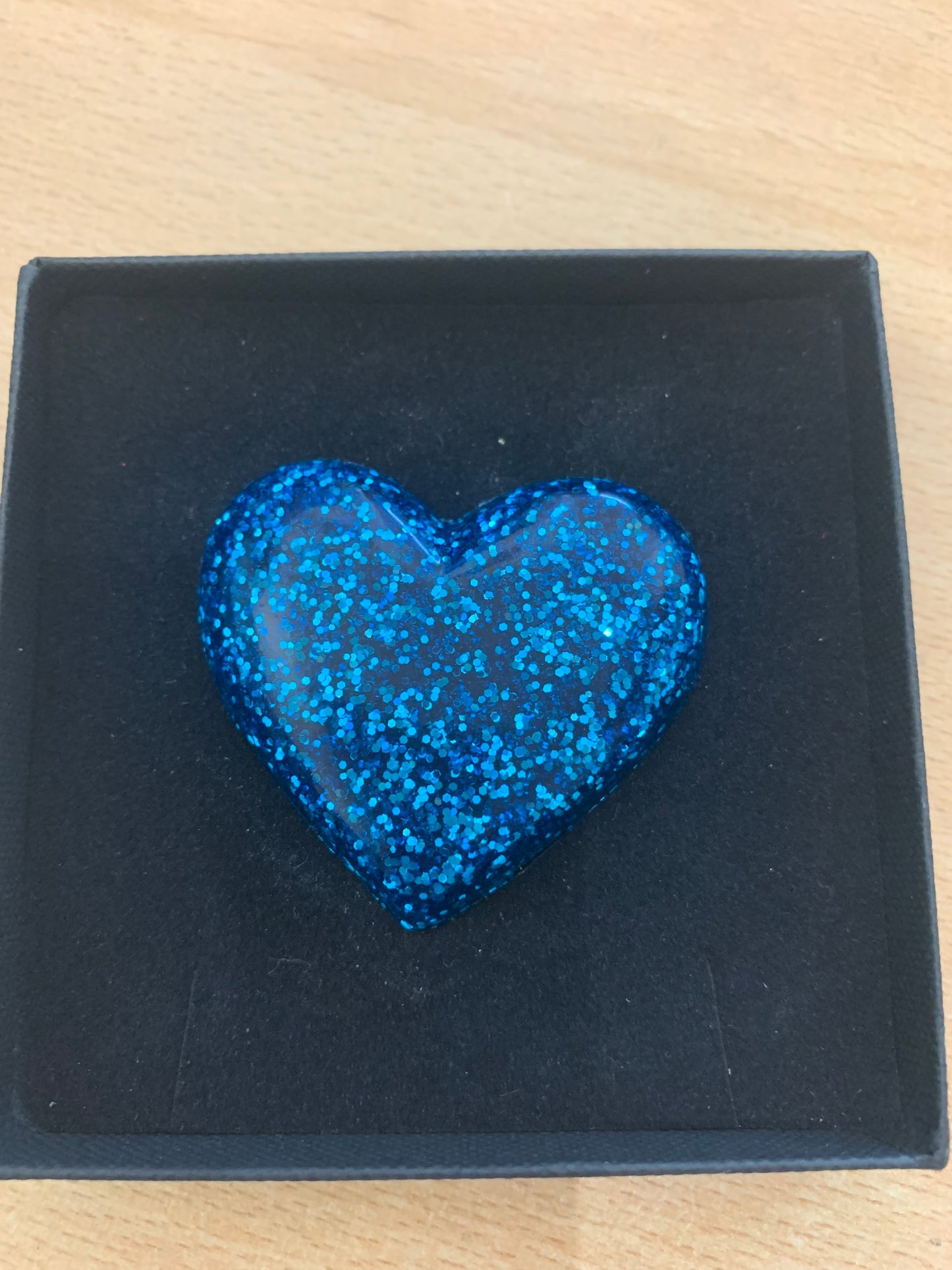 Pocket Hug - Resin Art